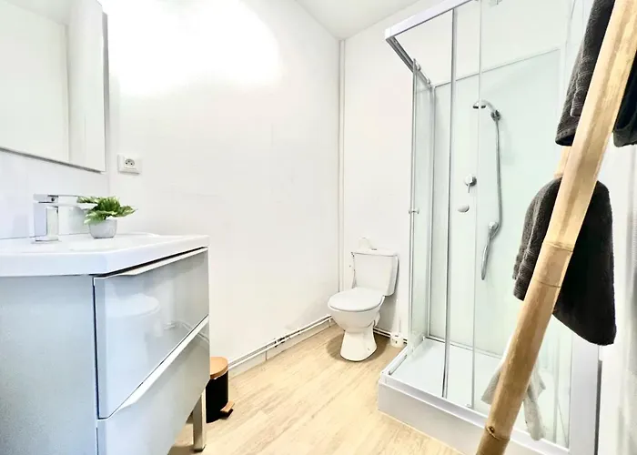 Le Descartes, A 50m De La Gare Fibre/tv Connecte アパート ポアティエ